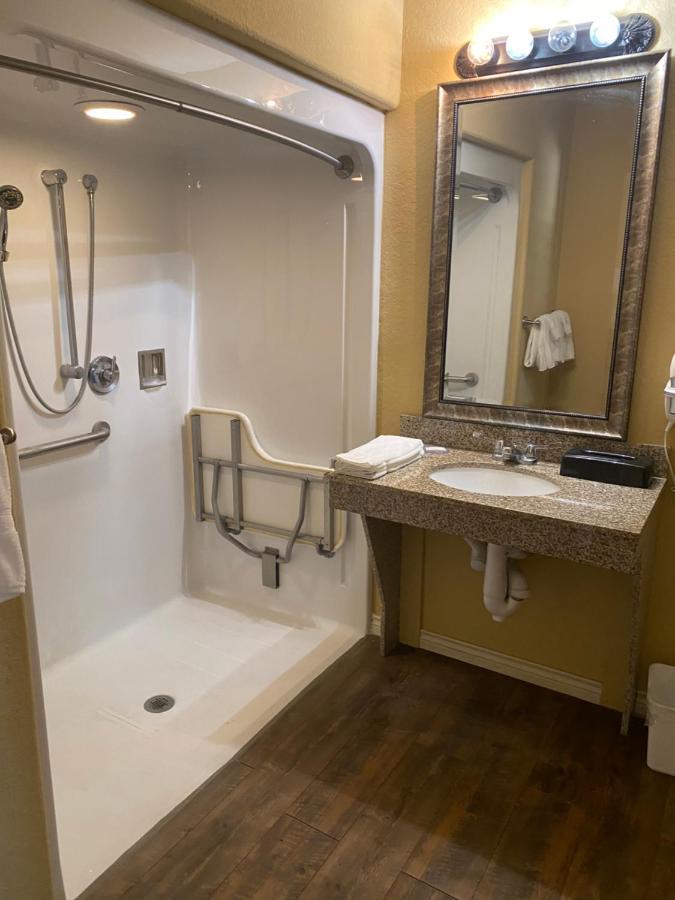 Southern Inns And Suites Now Offering Rv Spaces For Rent Yorktown Екстер'єр фото